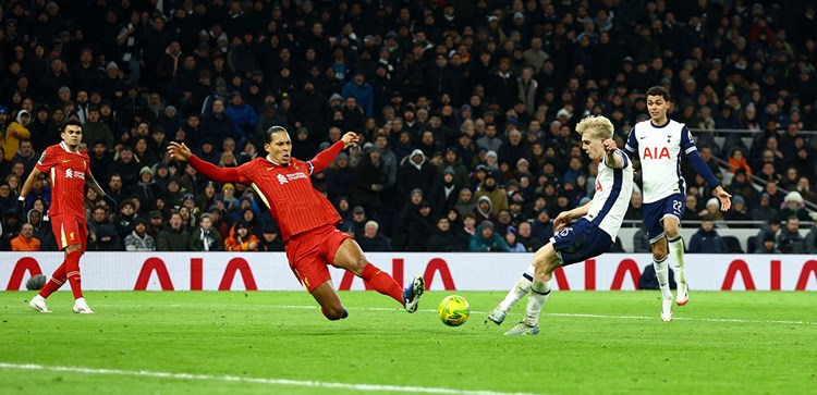 Spurs beat Liverpool in first leg of Carabao Cup semi
