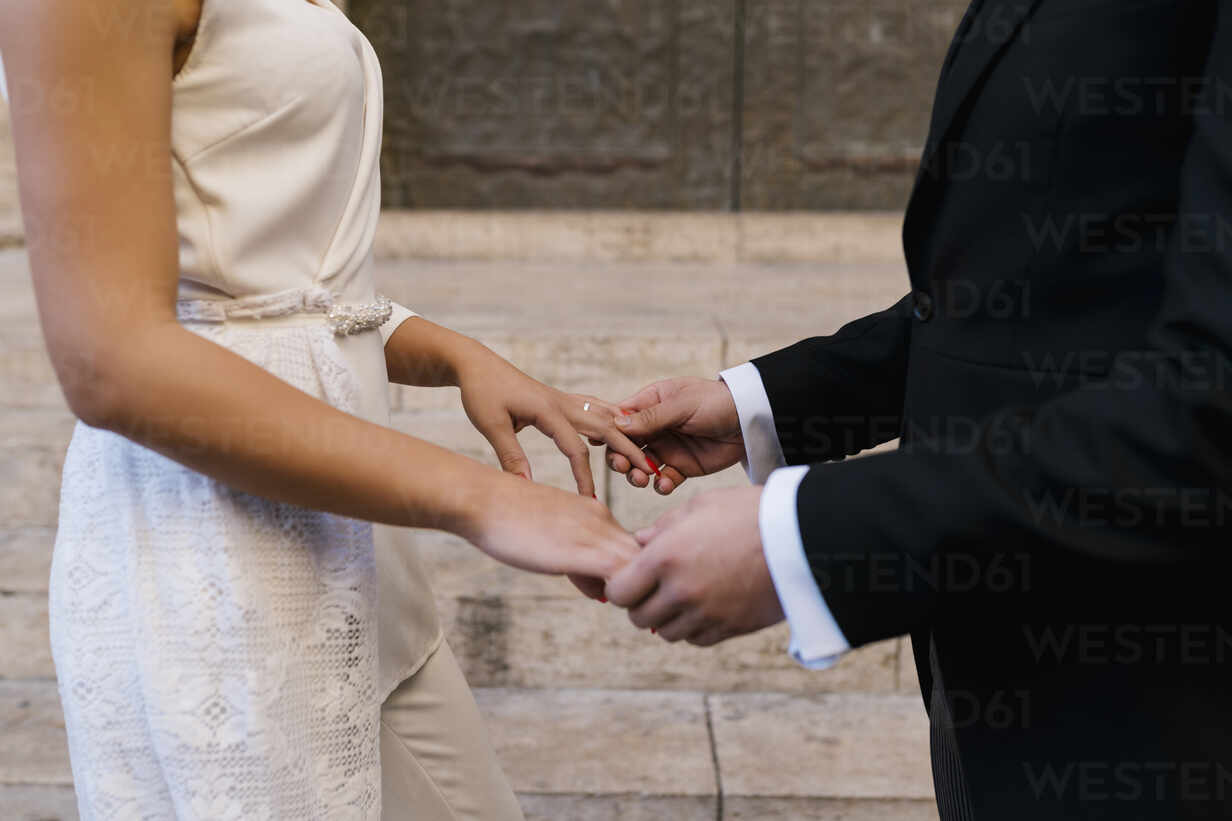 Don’t let anyone bully you into marrying a poor man – Nigerian woman advises ladies