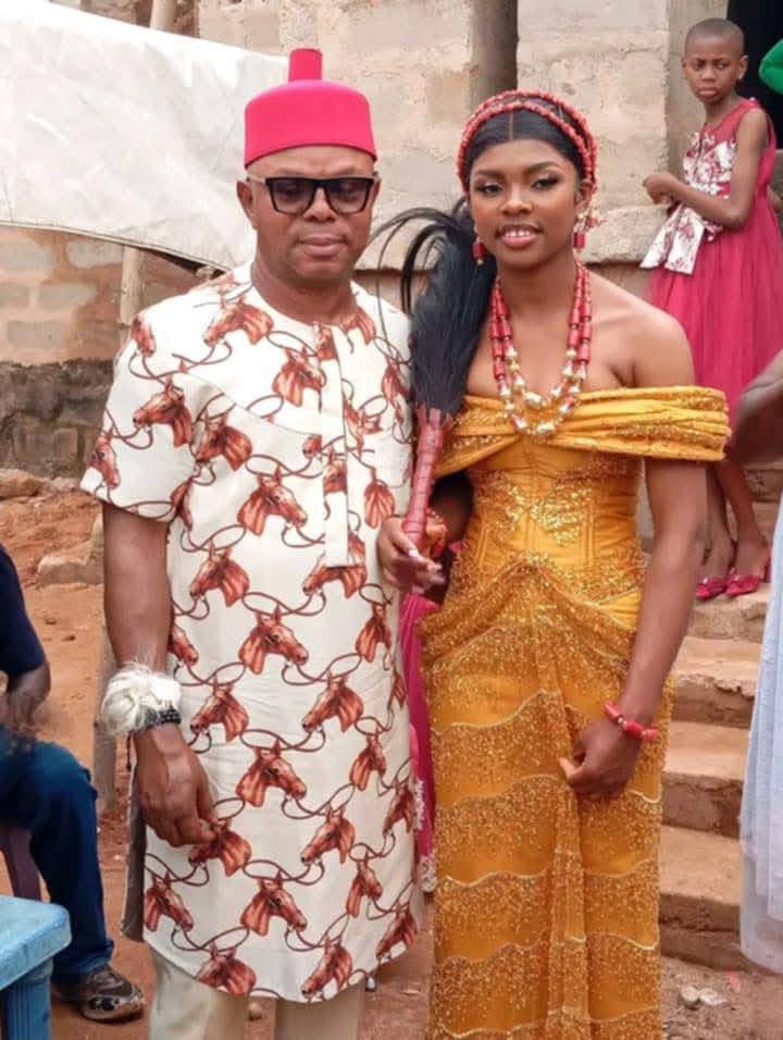 Man marries young bride in Anambra, photos go viral
