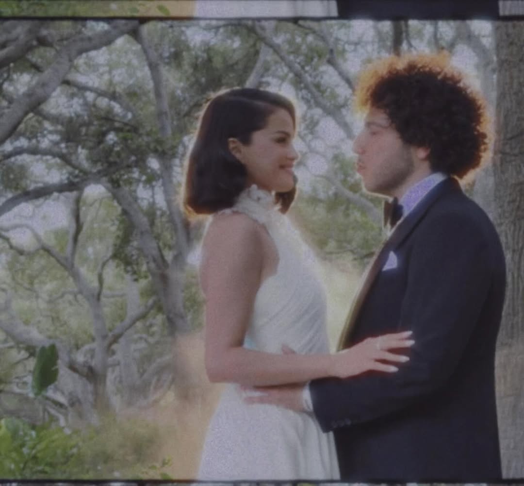 Selena Gomez weds Benny Blanco in California