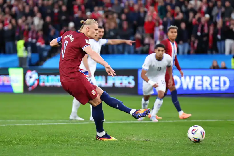 Haaland misses two penalties but still bags hat-trick as Norway thrash Israel