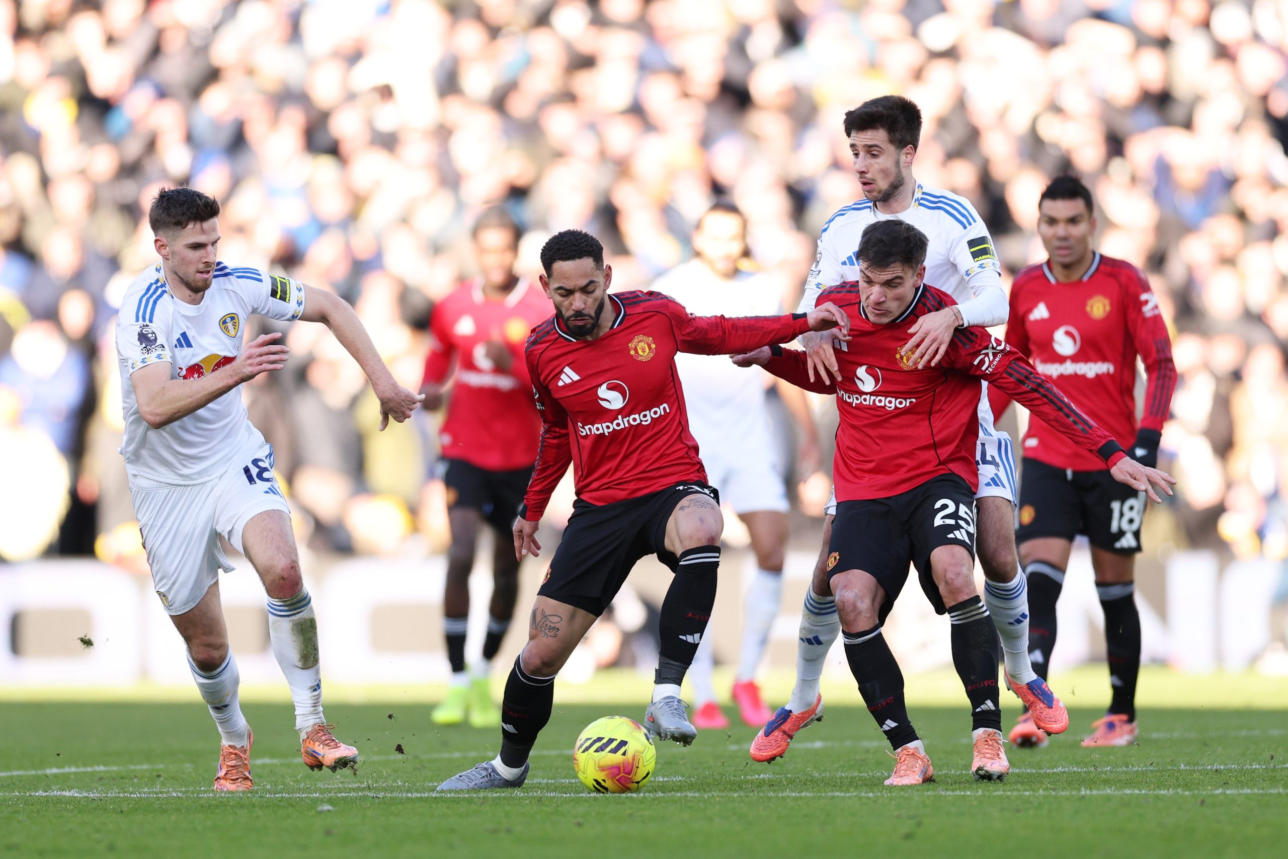 HT-Leeds 0-0 Man Utd: Yoro’s header saved by Perri while lots chances created